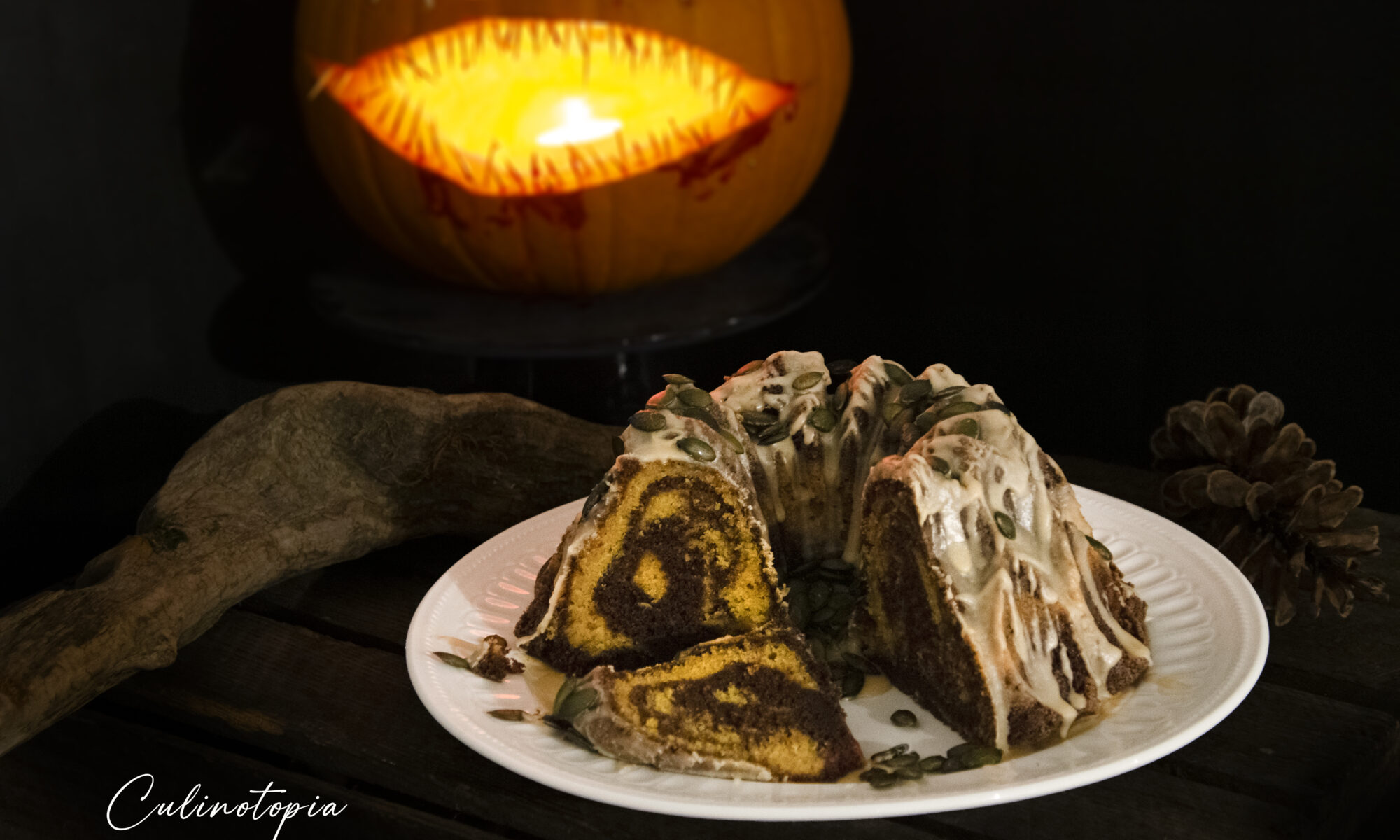 alt="délicieux gâteau chocolat courge pour Halloween"